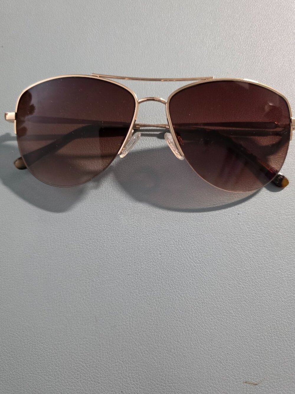 Vince Camuto Gold Aviator Sunglasses in an Orange Tory Burch Case - EUC!